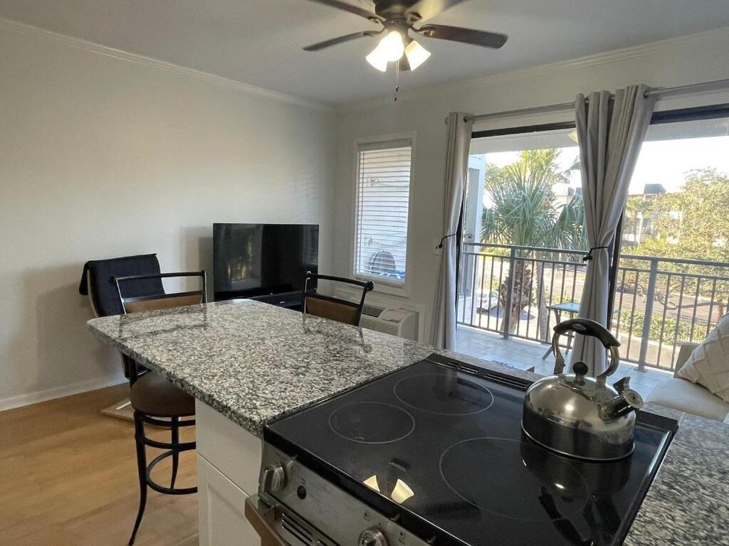 Coastal Getaway Oceanview Condo In Hilton Head ヒルトンヘッドアイランド エクステリア 写真